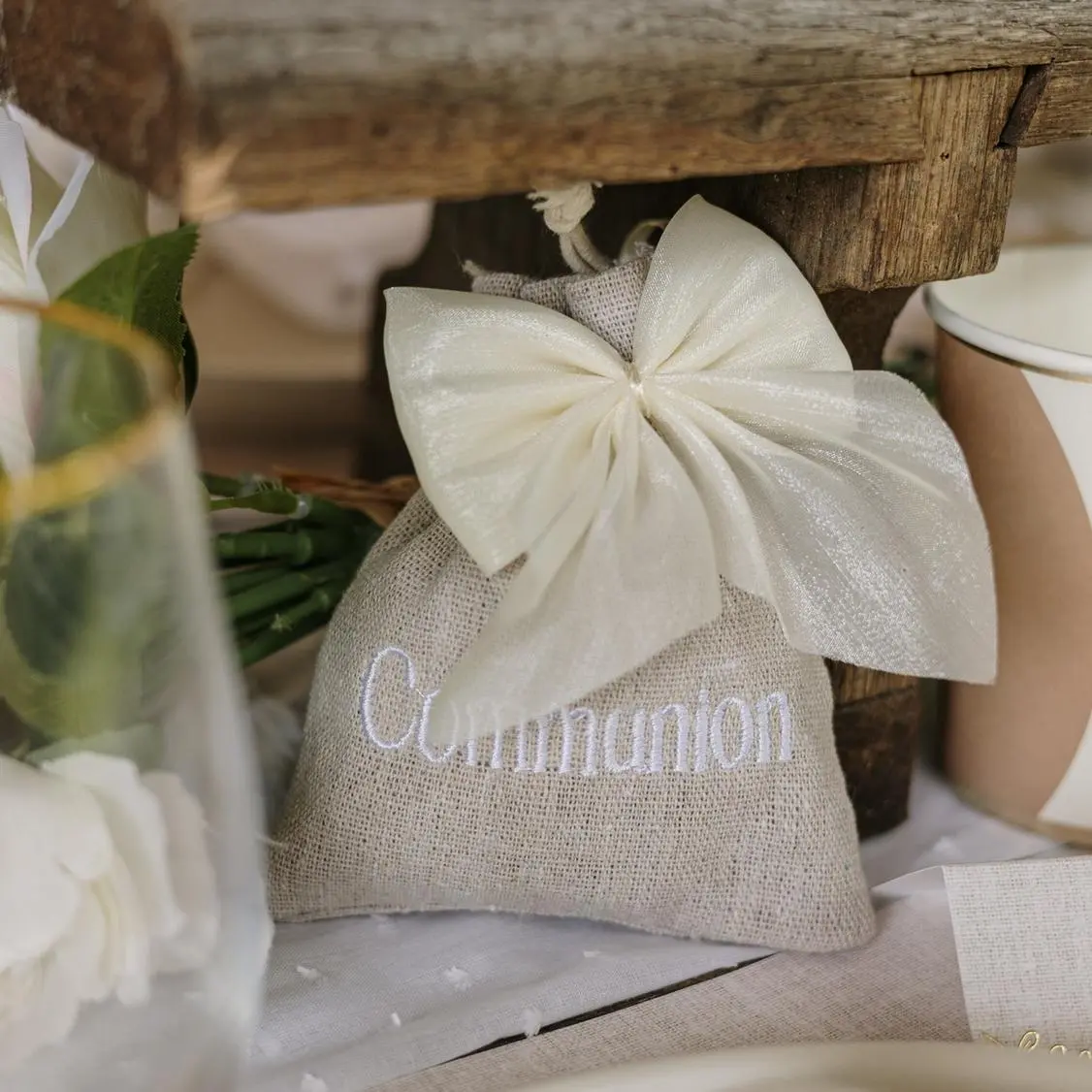 4 Contenants Dragées Communion Effet Lin et Broderie Blanc 9,5×11,5cm – Image 2