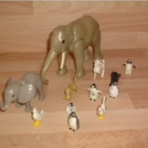 Lot d&rsquo;animaux cassés et en mauvais état Playmobil